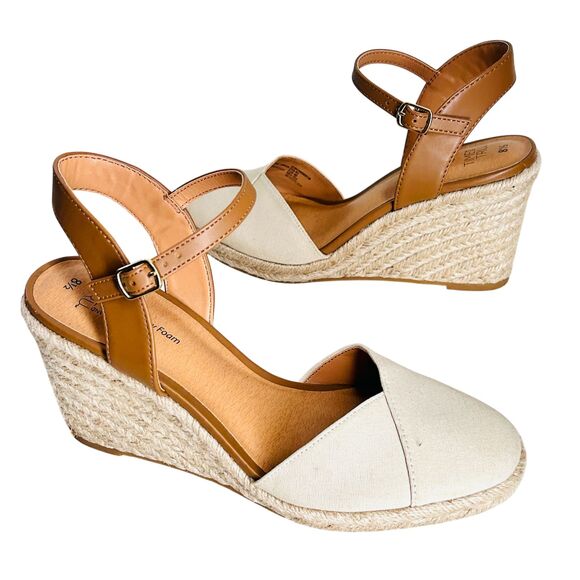 NEW Time and True Shoes 8.5 Ivory Beige Canvas Sandals High Wedge Ankle Strap - Picture 1 of 11
